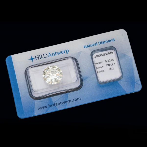 Importante Diamante talla brillante de 5,12 cts. L.VS1. HRD.  