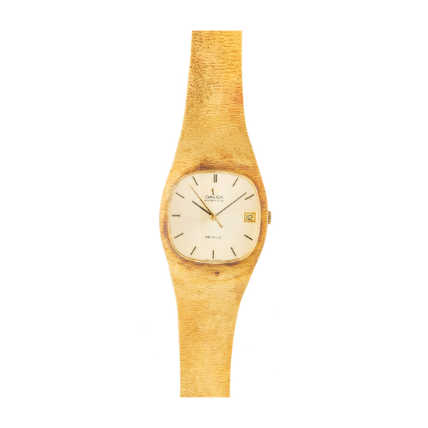 Reloj Omega «de Ville» de pulsera para caballero. En oro. Esfera dorada con numeración a trazos aplicados.
