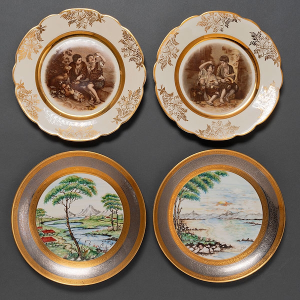 Conjunto de dos platos en porcelana francesa de Limoges y porcelana Checoslovaca. Siglo XX. 