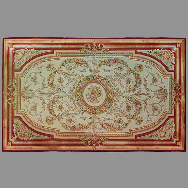 Alfombra de lana francesa estilo Aubusson del siglo XIX.