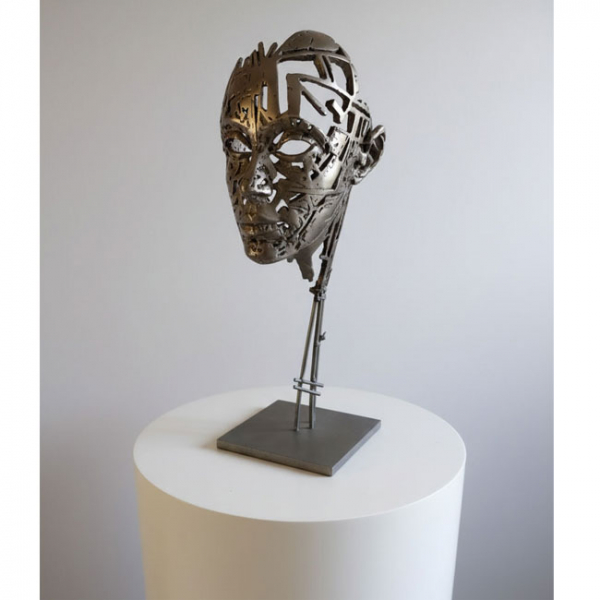  Jordi D&iacute;ez Fern&aacute;ndez (Valladolid, 1966). Irene (2019). Escultura de acero inoxidable.  