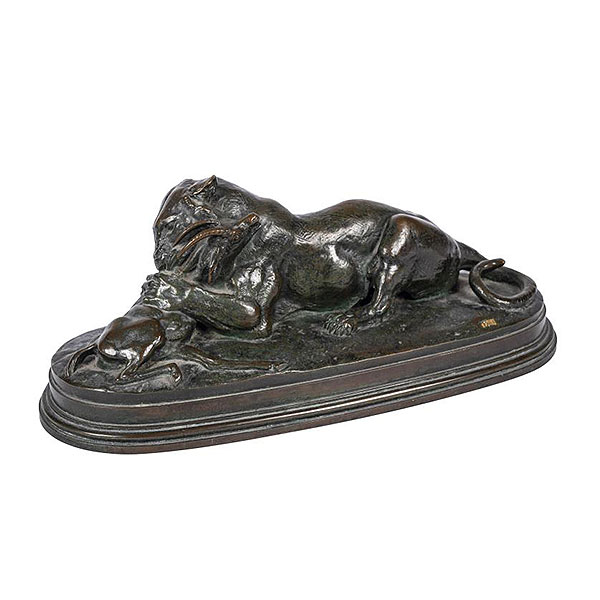 Antoine Louis Barye.  (1795 - 1875)   "Tigre y gacela". Escultura realizada en bronce. Firmada 