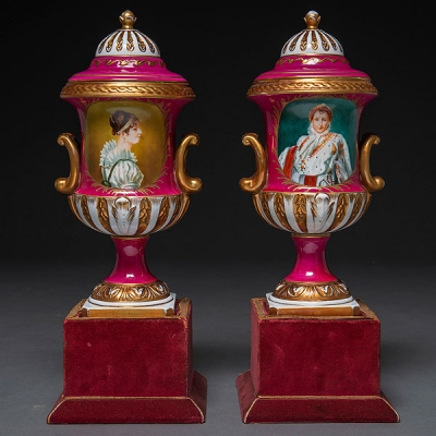 Pareja de copas francesas en porcelana época Napoleón III. Trabajo Francés, Siglo XIX