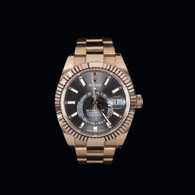 Reloj de pulsera para caballero ROLEX, modelo Oyster Perpetual Sky-Dweller, realizado en oro rosa de 18 K.  