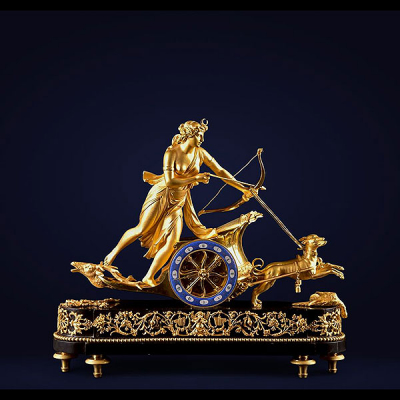 Gran Reloj estilo Imperio con Diana cazadora, Francia, siglo XIX