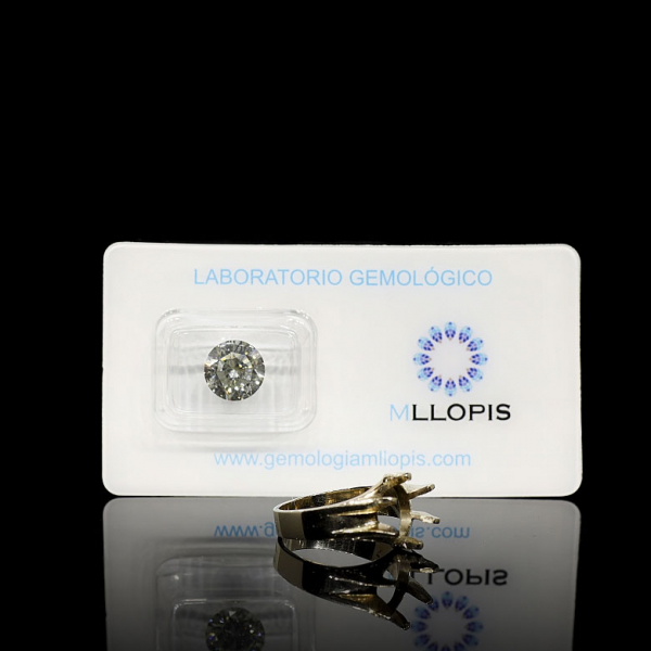 Diamante 3,64 ct con montura de oro amarillo.  VVS2, acompañado de montura de oro amarillo de 18 k.  