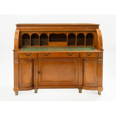 Mueble - secreter de cilindro en madera de caoba tallada con decoración vegetal, columnas y marquetería. Estilo Victoriano. S. XX