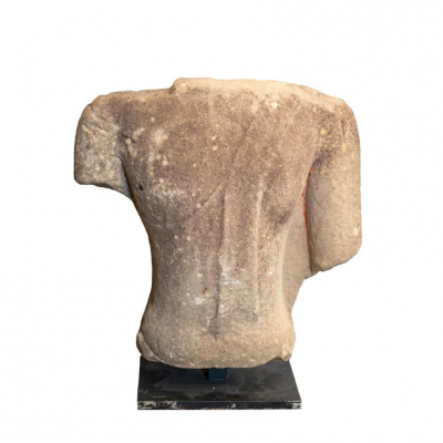 Torso de buda realizado en piedra arenisca.  Ayutthaya, Tailandia S. XIV - XVII d.C.