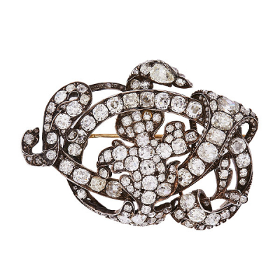 Broche isabelino en plata y cierre en oro con decoración vegetal y roleos de diamantes tallas brillante antigua
