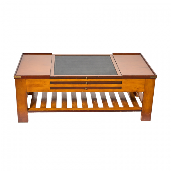 Mesa baja de juego de la manufactura Authentic Models en madera de arce con tableros intercambiables con damero, backgammon o cuero clásico, s.XX.