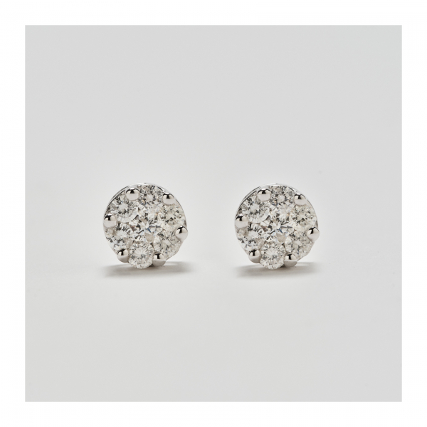 Pendientes rosetón en oro blanco con diamantes talla brillante engastados en garras. 