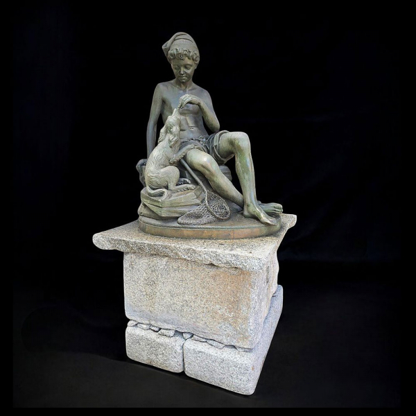 Escuela francesa del siglo XIX - El niño cazador, Firmado E.Martin, siglo XIX.  Bronce con patina verde.