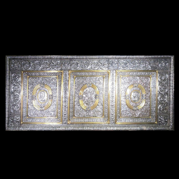 Paliotto italiano de altar en plata repujada y punzonada con clípeos efigiados, Italia, siglo XVII. 