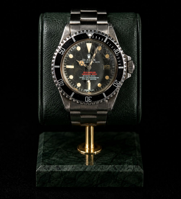 ROLEX Oyster Perpetual Date Sea-Dweller Submariner 2000, Superlative Chronometer Officially Certified. Ref. 1665. “Double Red”.