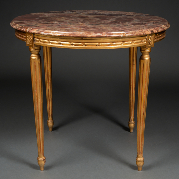Mesa de centro estilo Luís XVI en madera tallada y dorada. Trabajo francés, Siglo XIX-XX