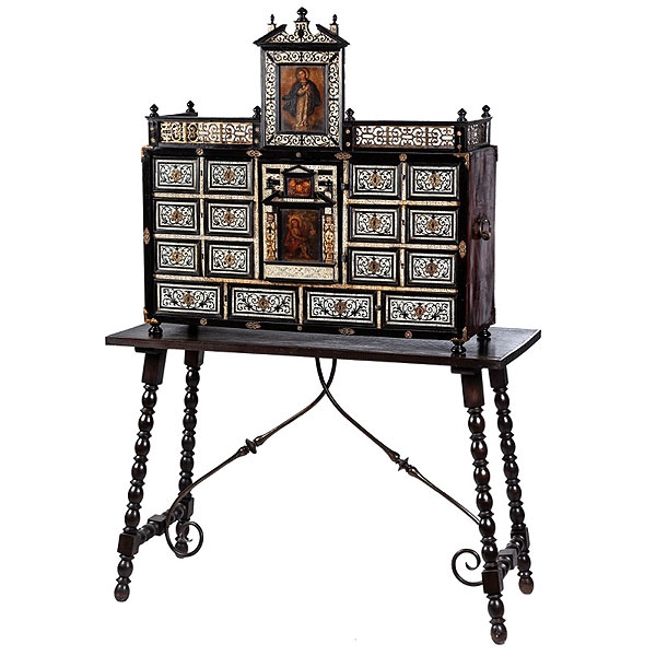 Bargueño con placas de hueso grabado y entintado S.XVII