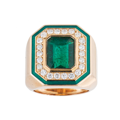 Sortija sello en oro rosa con esmeralda de Zambia talla octogonal orlada por diamantes talla brillante y esmalte verde.