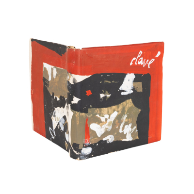 Antoni Clav&eacute; Sanmart&iacute; (Barcelona, 1913-Saint Tropez, Francia, 2005)  Composici&oacute;n sobre libro.  &Oacute;leo sobre papel. Firmado.