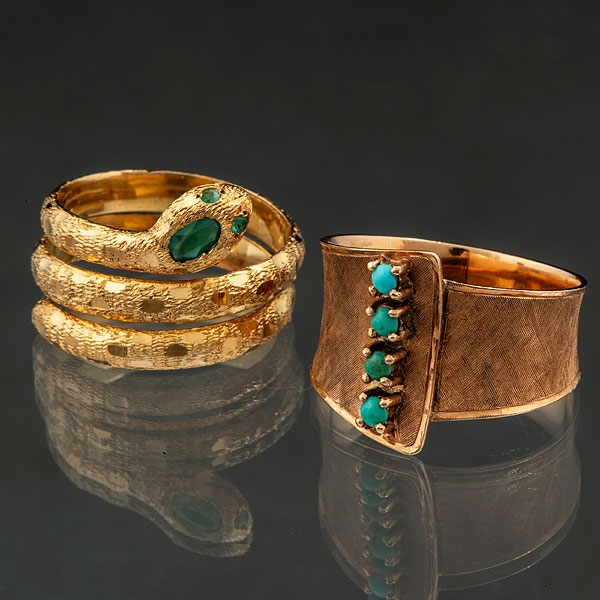 Conjunto de dos anillos en oro amarillo de 18 kt.