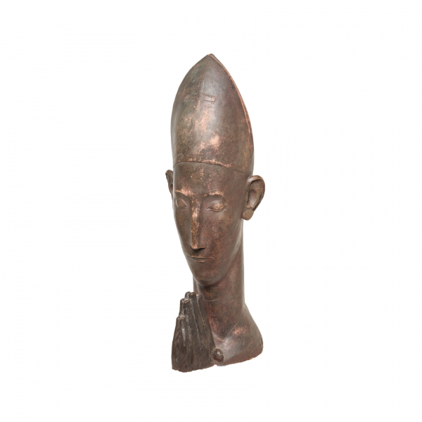 Lluís Maria Saumells Panadès (Gironella, Barcelona, 1915-Tarragona, 1999)  Busto de Obispo.  Escultura en terracota patinada. Firmada. 