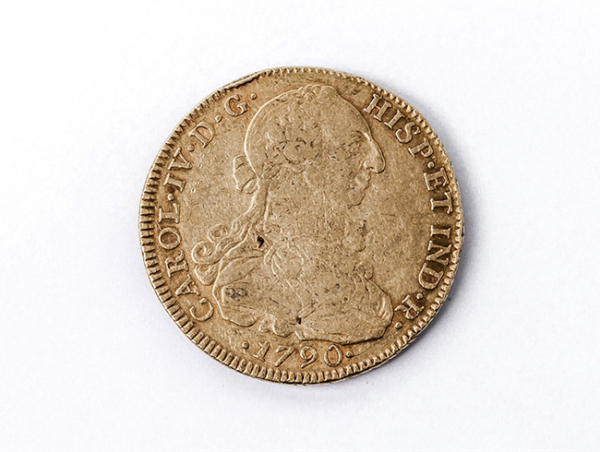 Moneda de oro de 8 Escudos. España. Carlos IV. 1790. Nuevo Reino. J.J. 37 mm. MBC+.