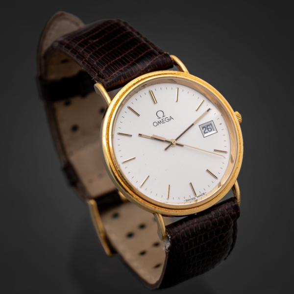 Omega Reloj en oro amarillo de 18kt referencia 79103112.  Mecanismo a cuarzo.