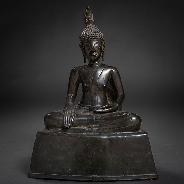 iEstatua de Buda Sakyamuny en actitud sedente en bronce del siglo XVIII