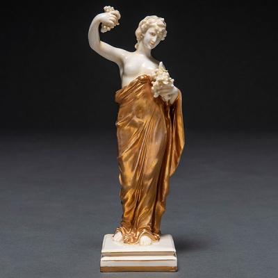 &quot;Alegoría del Otoño&quot; Figura escultórica realizada en porcelana Alemana de Passau, Baviera. h. 1900