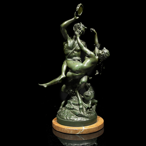 Clodion (1738-1814) "Fauno y Ninfa".  Escultura de bronce fundido con una p&aacute;tina verde