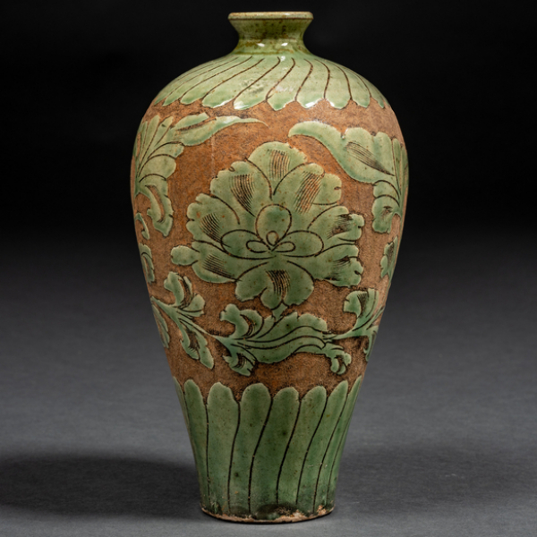 Jarrón en cerámica de celadón color verde del siglo XIX.