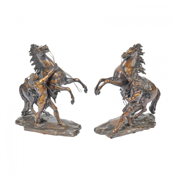 Después de Guillaume Coustou (Lyon, Francia, 1677-París, Francia, 1746) Los caballos de Marly en bronce patinado.  
