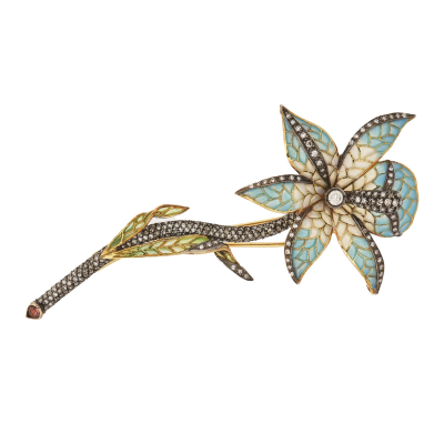 Broche diseño flor en oro bicolor con diamantes talla brillante y 8/8, esmalte plique-à-jour y citrino talla perilla.