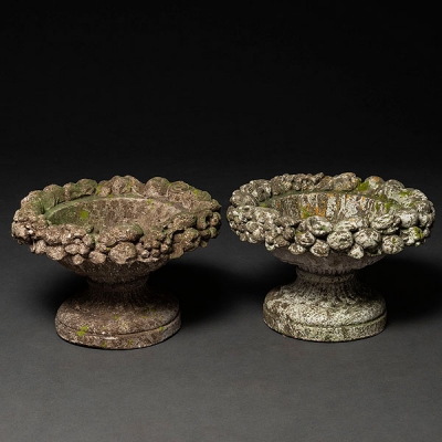 Pareja de jardineras en piedra de arenisca. Siglo XX