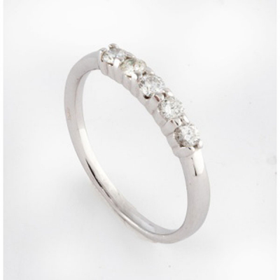 Cinquillo en oro blanco con diamantes talla brillante con un peso total de 0,3 cts. aprox.