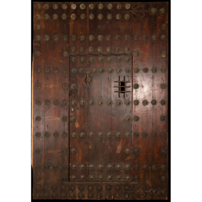 Port&oacute;n de clavos, escuela espa&ntilde;ola, Siglo XVII. Hierro y madera. 