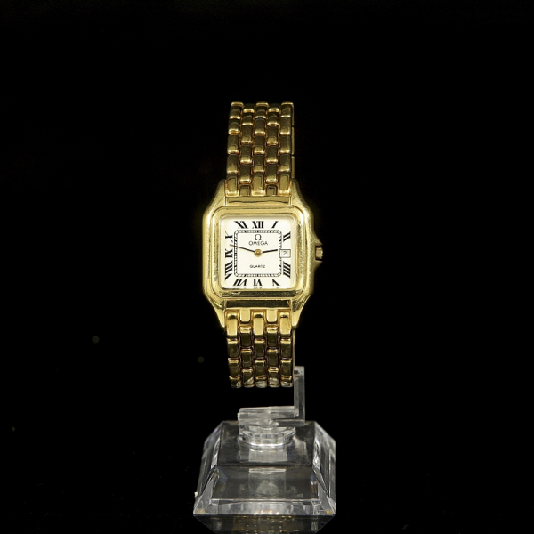 Rerloj "Omega Quartz" en oro amarillo de 18k. 