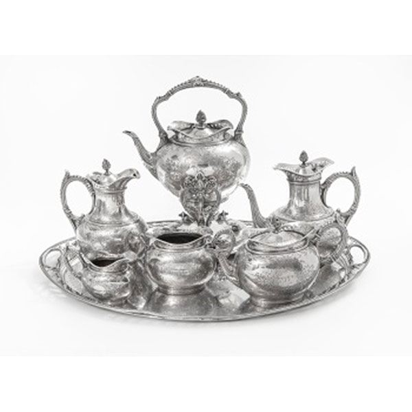 Juego de café y bandeja en plata con decoración vegetal, Fin S. XIX - Pp. S. XX.