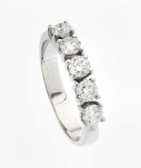 Cinquillo en oro blanco con 5 diamantes talla brillante