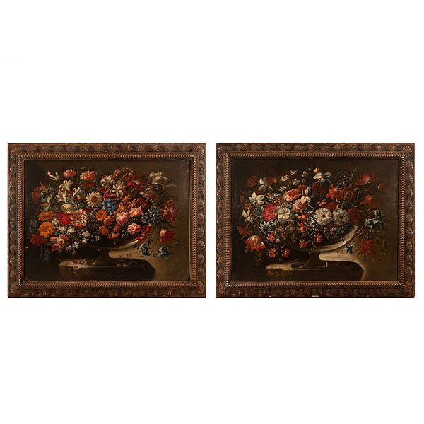 Monumental y Decorativa pareja de Bodegones de Flores, Maestro Italiano o Francés, restos de firma, siglo XVII a principios XVIII.