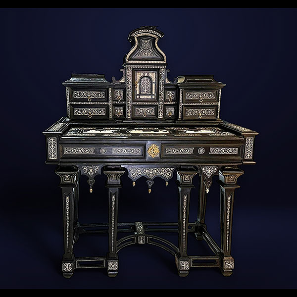 Escritorio de ébano Joseph Bertin, Milán, siglo XIX.