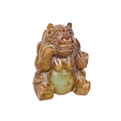 Oso. Escultura china en jade tallado, Dinastía Qing, ppios. del s.XX. Siguiendo modelos del período Han.