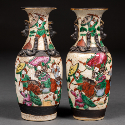 Pareja de jarroncitos en porcelana china nanking de finales del siglo XIX