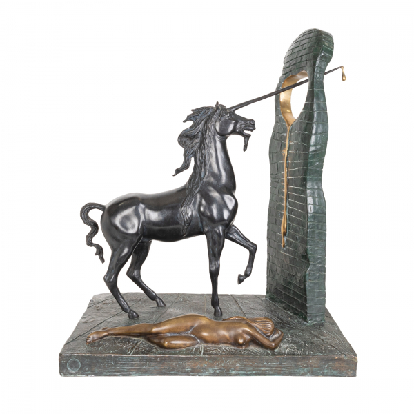 Salvador Dal&iacute; (Figueres, Girona, 1904-1989)  L&rsquo;Unicorne, 1977.  Escultura en bronce patinado y dorado. Firmada