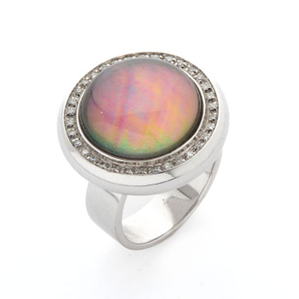 Sortija en oro blanco con cuarzo fumé central y orla de diamantes talla brillante