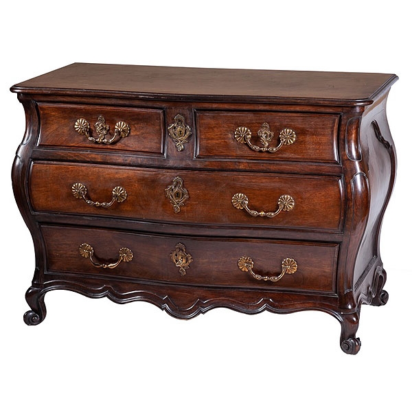 Cómoda de caoba estilo francés