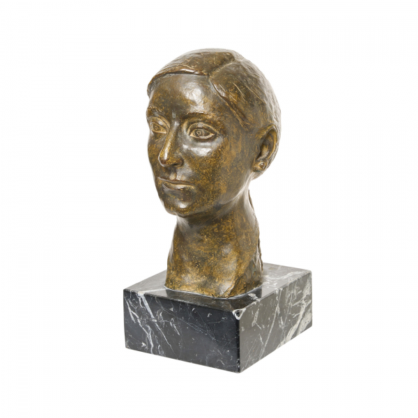 Josep Busquets Odena (Fontscaldes, Tarragona, 1914-Barcelona, 1998)  Busto de joven.  Escultura en bronce patinado sobre peana en mármol negro veteado. 