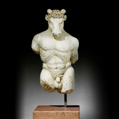 "Minotauro" Importante escultura de m&aacute;rmol de estilo Barroco, Italia siglo XVII.