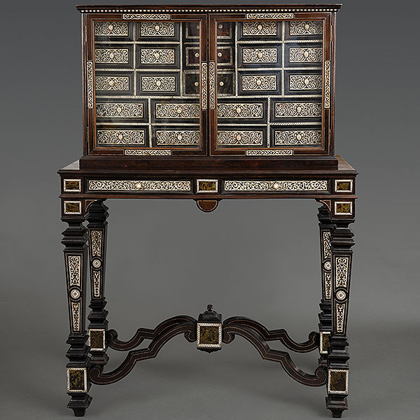 Importante bargueño o papelera en madera de palosanto y madera ebonizada en negro del siglo XIX.
