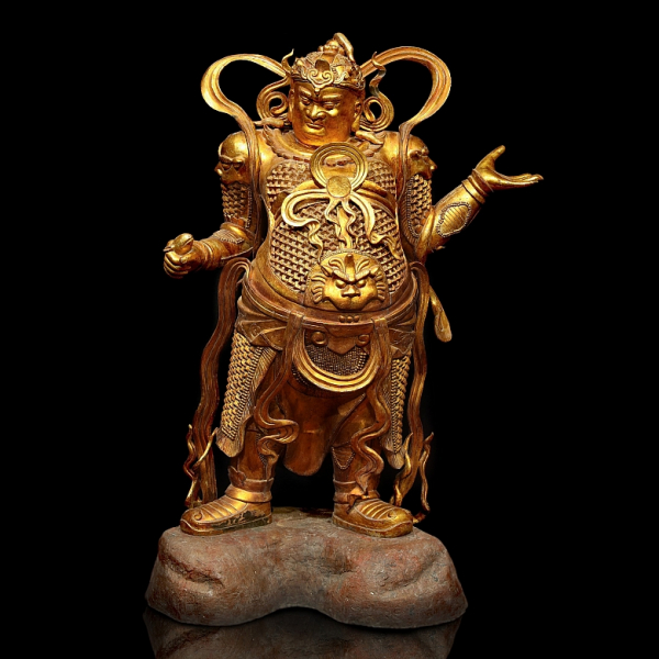 Magnífica figura de bronce "Guăng Mù Tiān wáng, Rey celestial", dinastía Ming (1368-1644). En bronce fundido