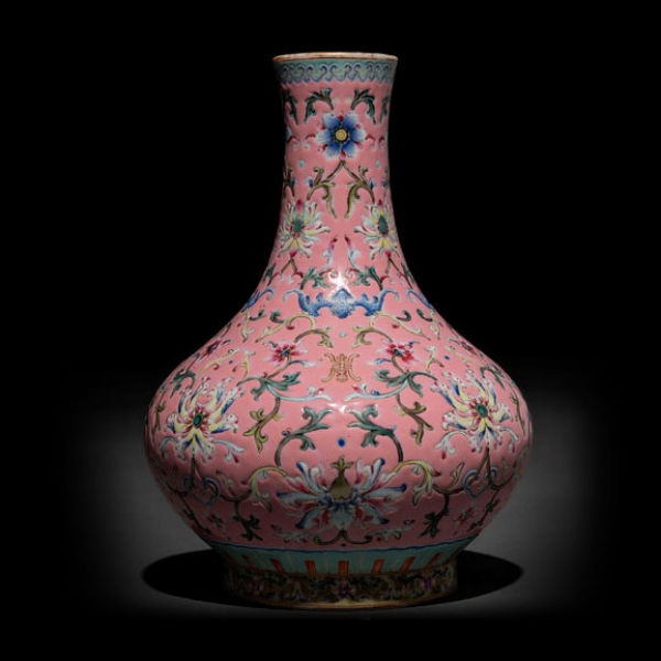 Jarrón en porcelana china familia rosa